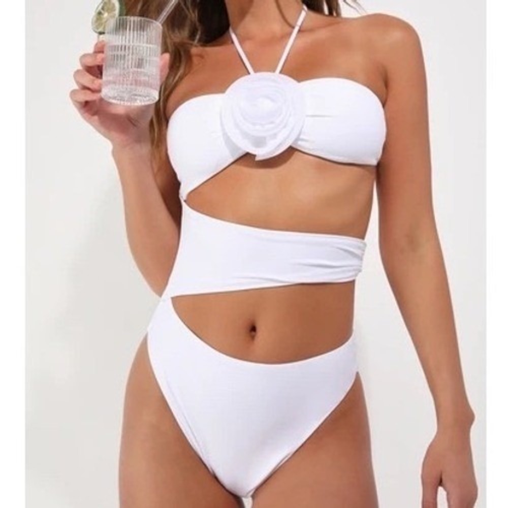 Lulus Stun-Shine State White‎ Cutout Halter Rosette One-Piece Swimsuit Size XXL